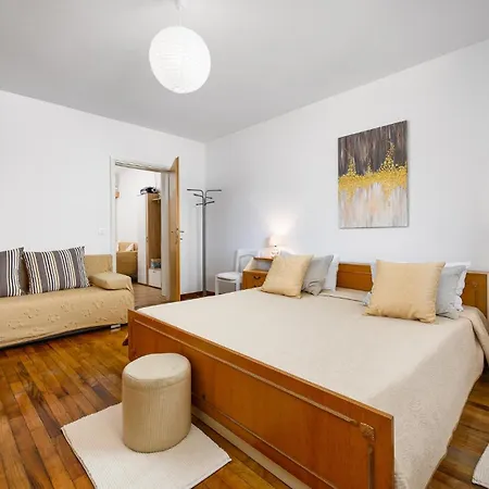 One-bedroom 01 *